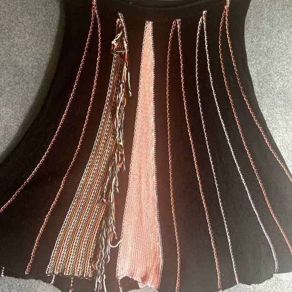 BCBG MAXAZRIA one size  midi skirt beautiful fringe dimensional  flowers - Picture 4 of 6